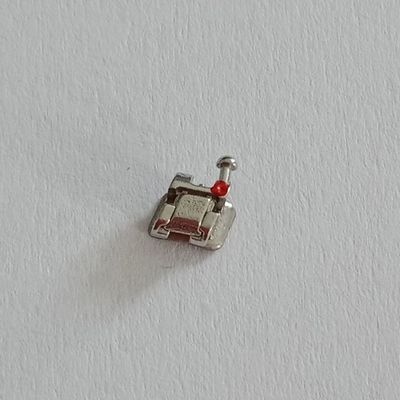 강력한 기계 강철 정형 치과 MBT 로스 결합성 치과용 자결 브래킷